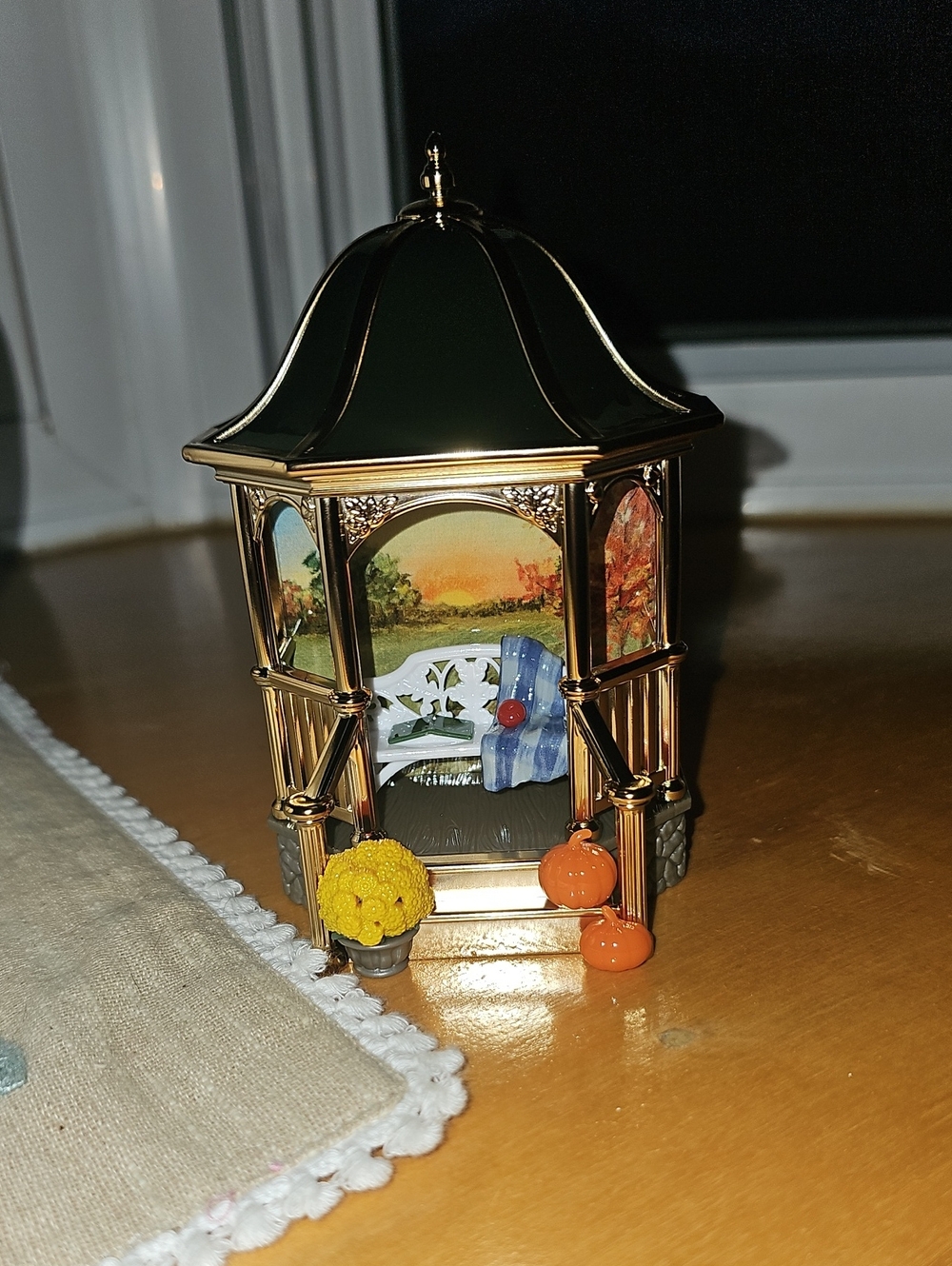 Bath & Bodyworks Wallflower Plug-in Night Light Gazebo